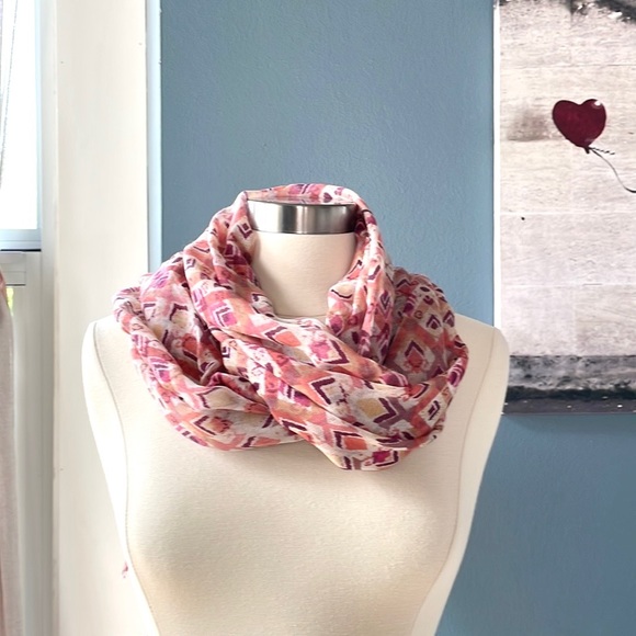 Multi-way print scarf - Picture 3 of 6